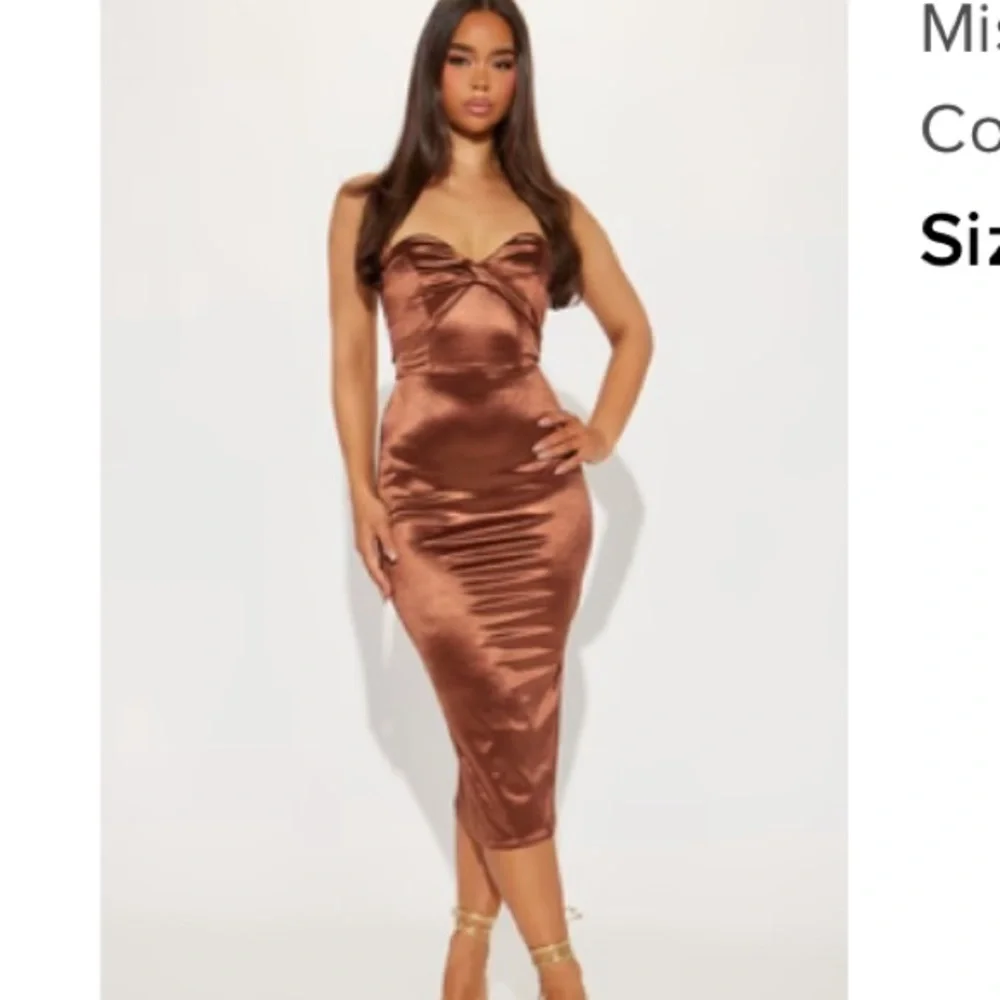 Worn once! Bought from fashion nova and it wasn’t that flattering on me - Picture 1 of 1